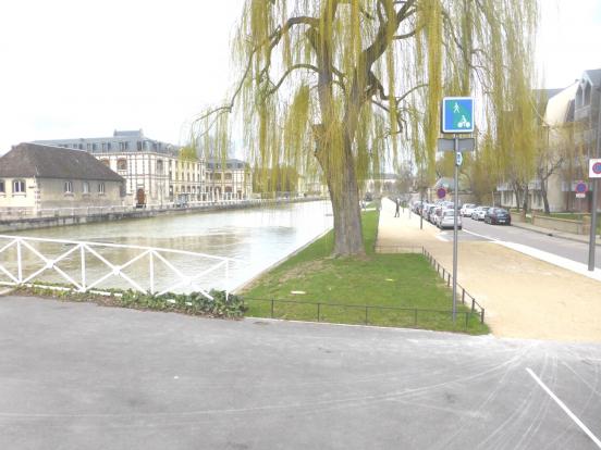 *Les pistes cyclables à Troyes